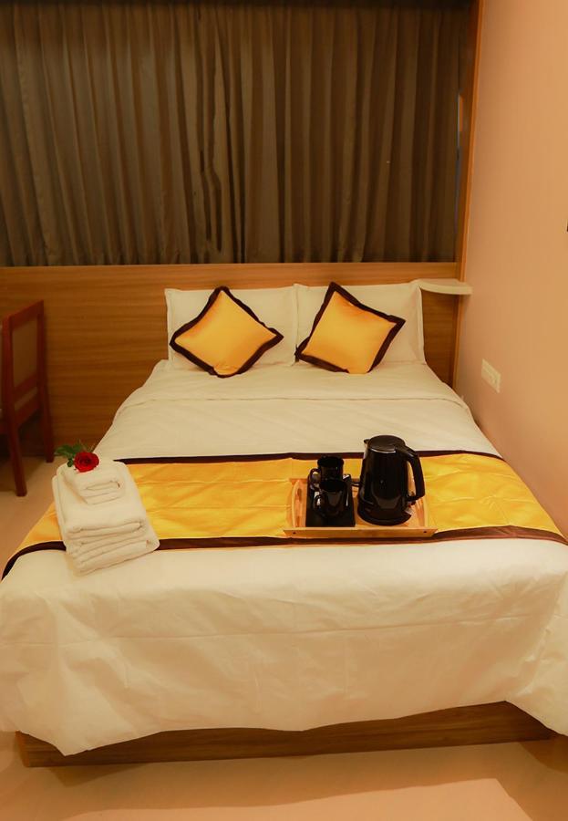 Kannangad Hotel Emirates מראה חיצוני תמונה