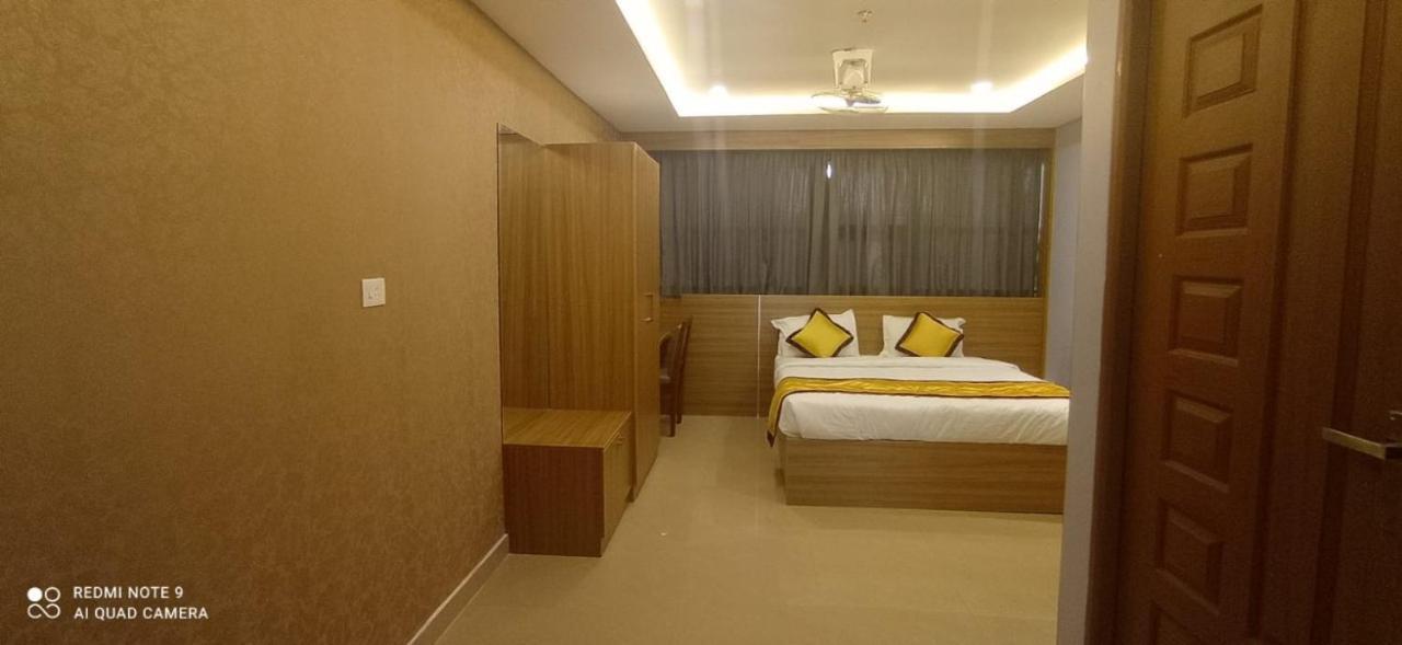 Kannangad Hotel Emirates מראה חיצוני תמונה